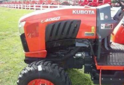 Kubota-L4060-tractor-fuel-tank