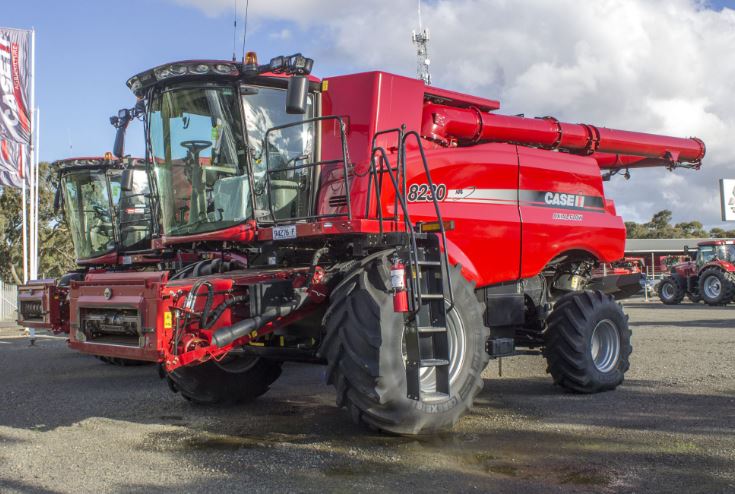 8230 Case Ih Combine