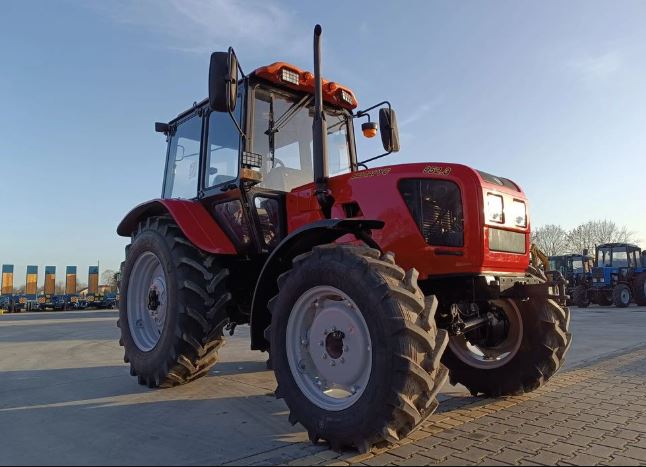 BELARUS 100X Specialized Tractor