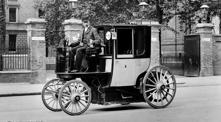 1864 - the birth of the petrol-powered car