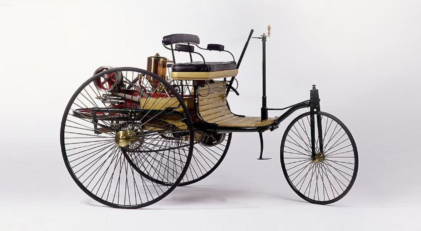 1885 - Benz goes into production