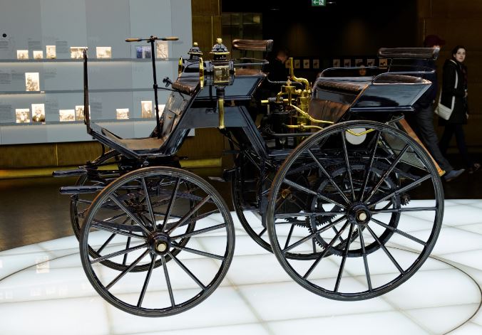 1887 - Daimler sets up a rival to Benz