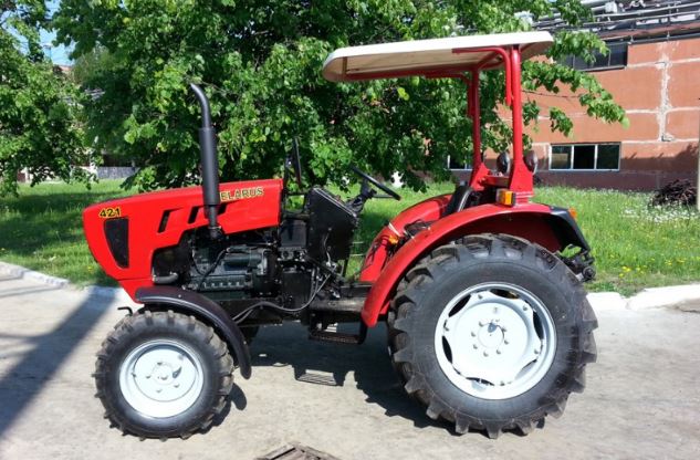 BELARUS 421 Small Tractor