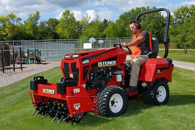 Steiner 450 Tractor