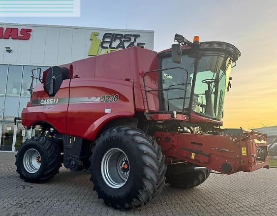 Case Ih 9230 Combine